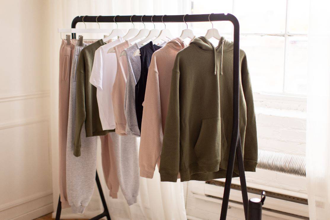 AVEZ-VOUS DIT VÊTEMENTS DE DÉTENTE?