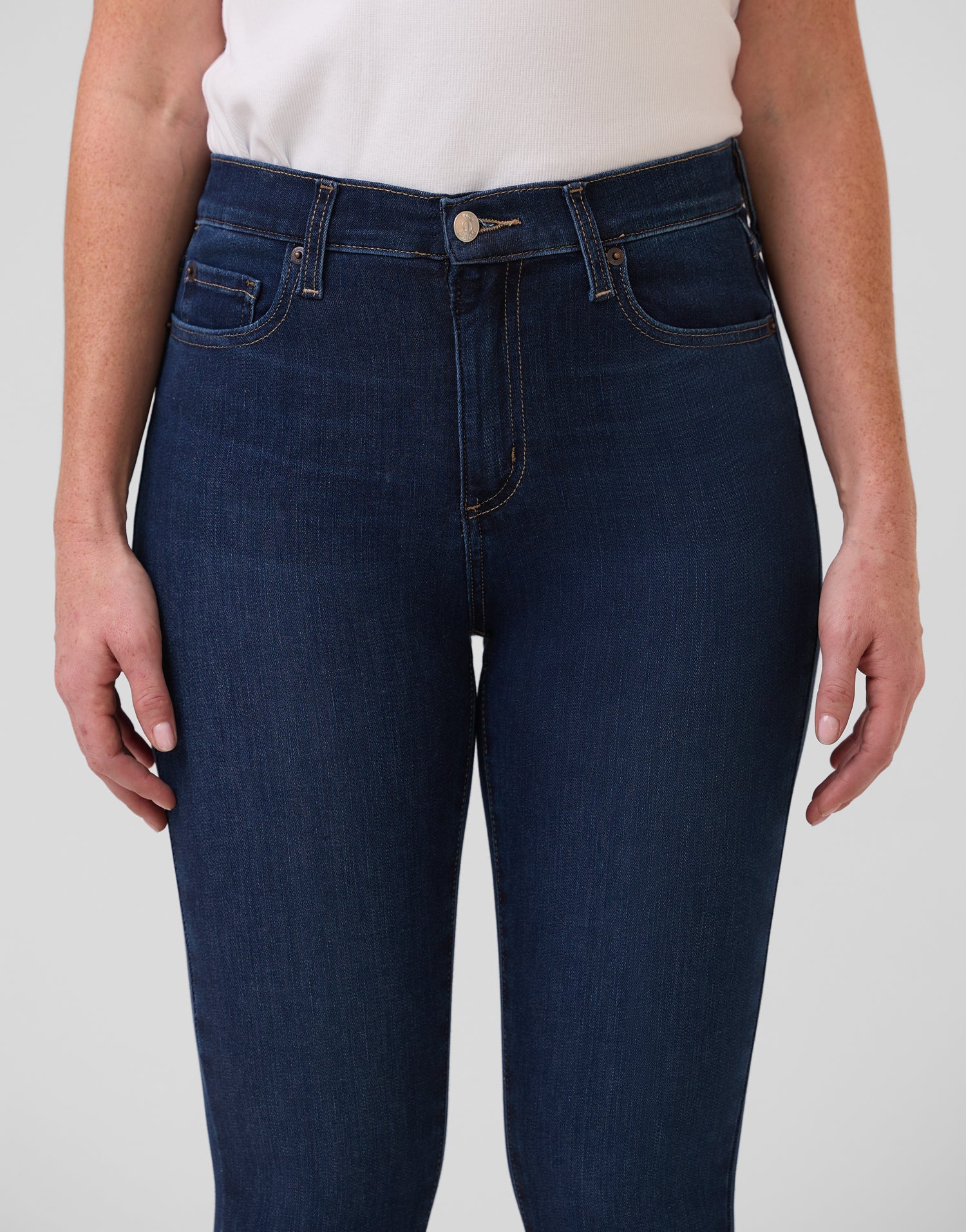 JEANS RACHEL TAILLE CLASSIQUE COUPE ÉTROITE / DARK INDIE