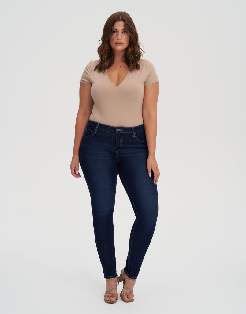 jean indigo fonce coupe etroite