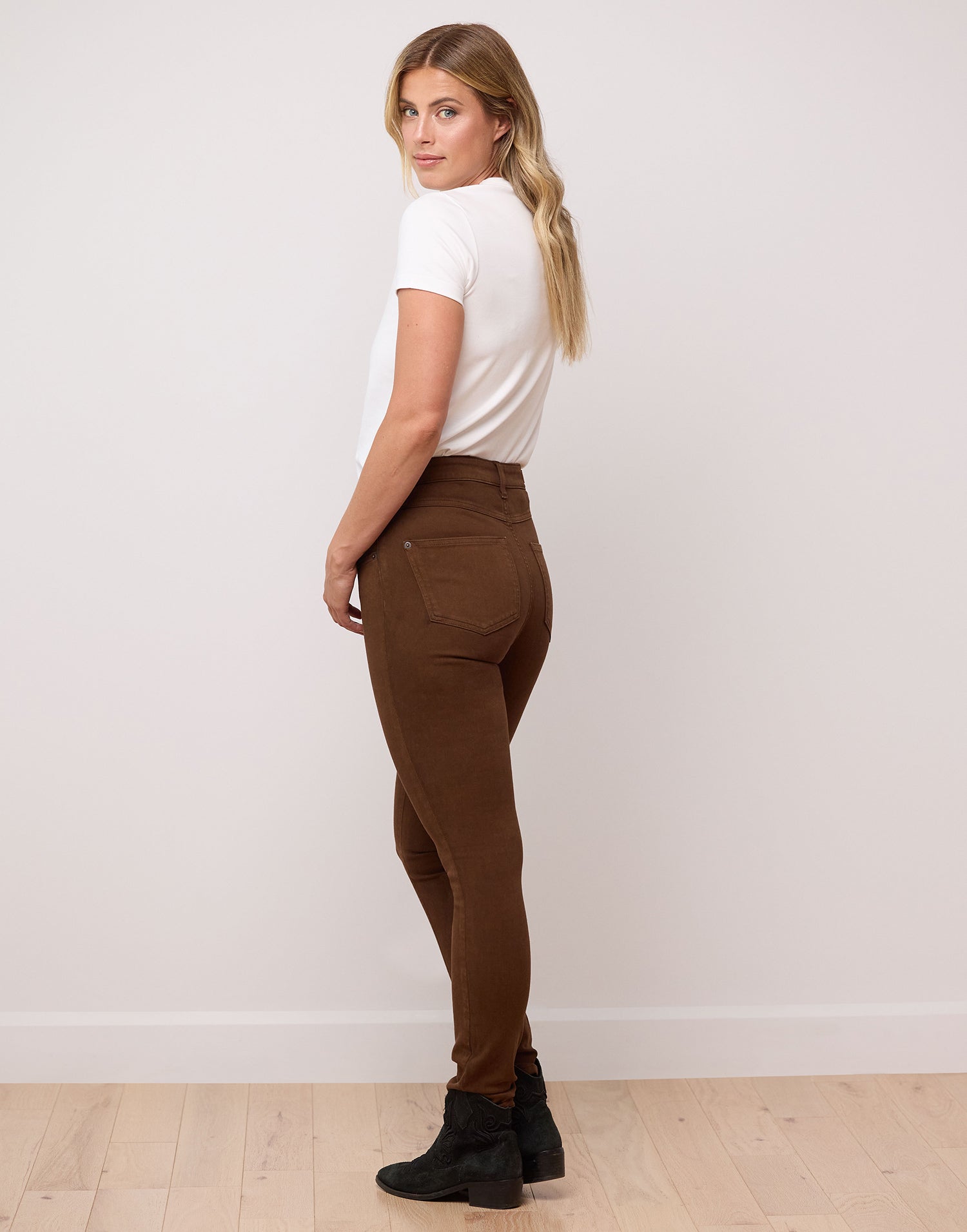 jeans coupe étroite brun foncé