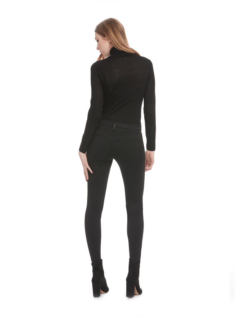 TAILLE CLASSIQUE / RACHEL COUPE ÉTROITE / PONTE NOIR ET CUIR VEGAN
