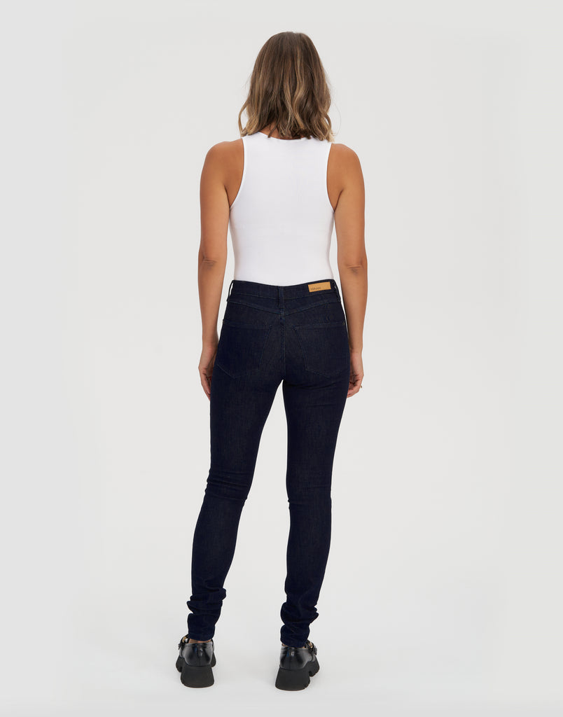 TAILLE CLASSIQUE / RACHEL COUPE ÉTROITE / PRAGUE / LONGUEUR 34"