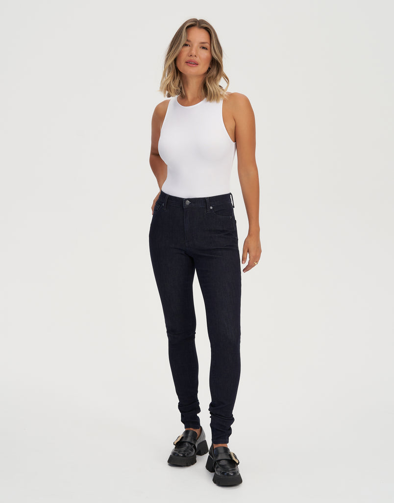 TAILLE CLASSIQUE / RACHEL COUPE ÉTROITE / PRAGUE / LONGUEUR 34"