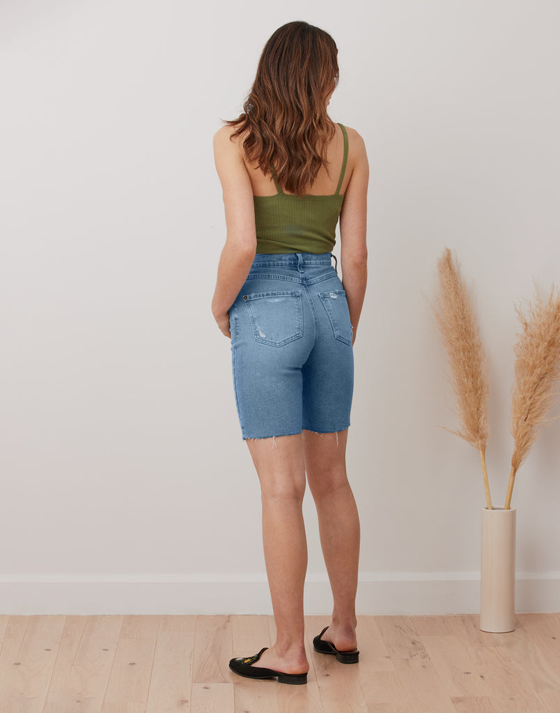 RACHEL COUPE ÉTROITE / SHORT EN DENIM / BONDI BEACH