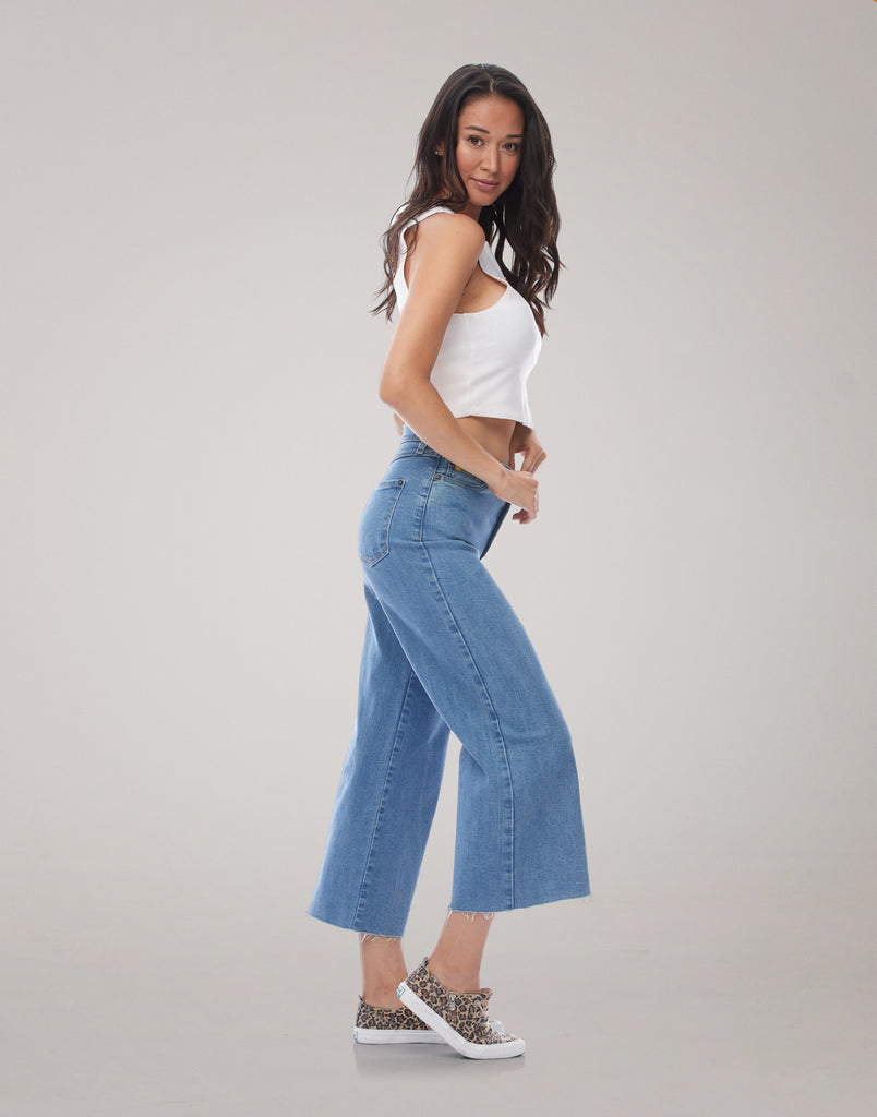 JEANS LILY COUPE TRÈS ÉVASÉE / Steam