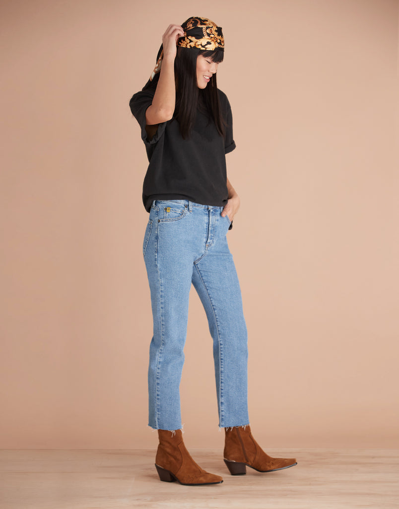 TAILLE HAUTE / CHLOE COUPE DROITE / COCO 2.0 DÉLAVÉ