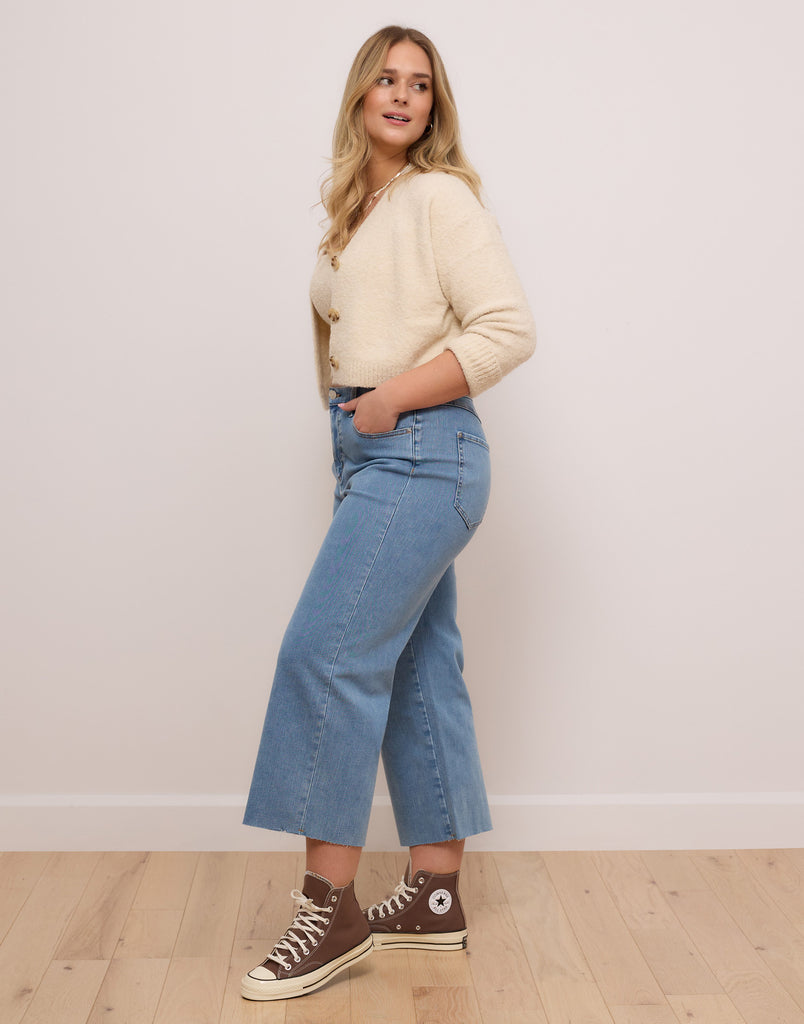 jeans coupe très évasée