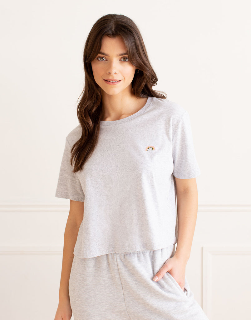 T-SHIRT ARC-EN-CIEL ÉCOURTÉ / GRIS