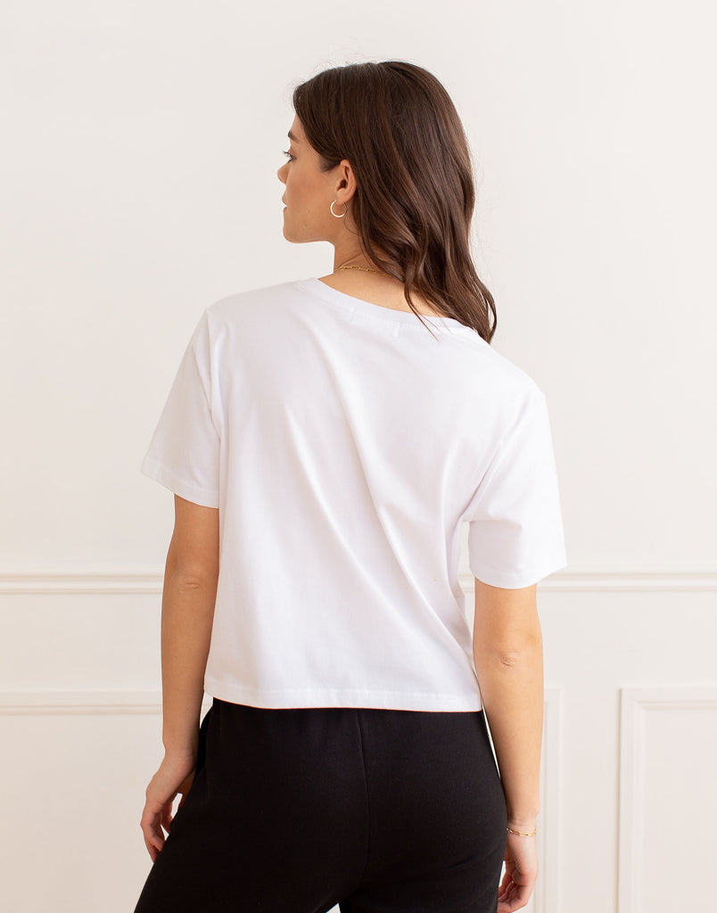 T-SHIRT ARC-EN-CIEL ÉCOURTÉ / BLANC
